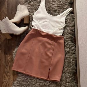 ❌❌SOLD ❌❌Rose pink faux suede skirt